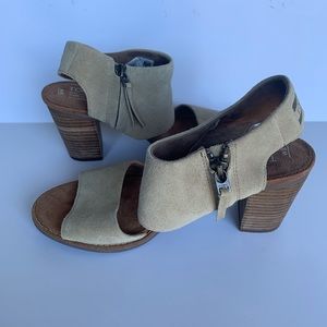 Toms Majorca Cutout Sandal Taupe Suede Size 8